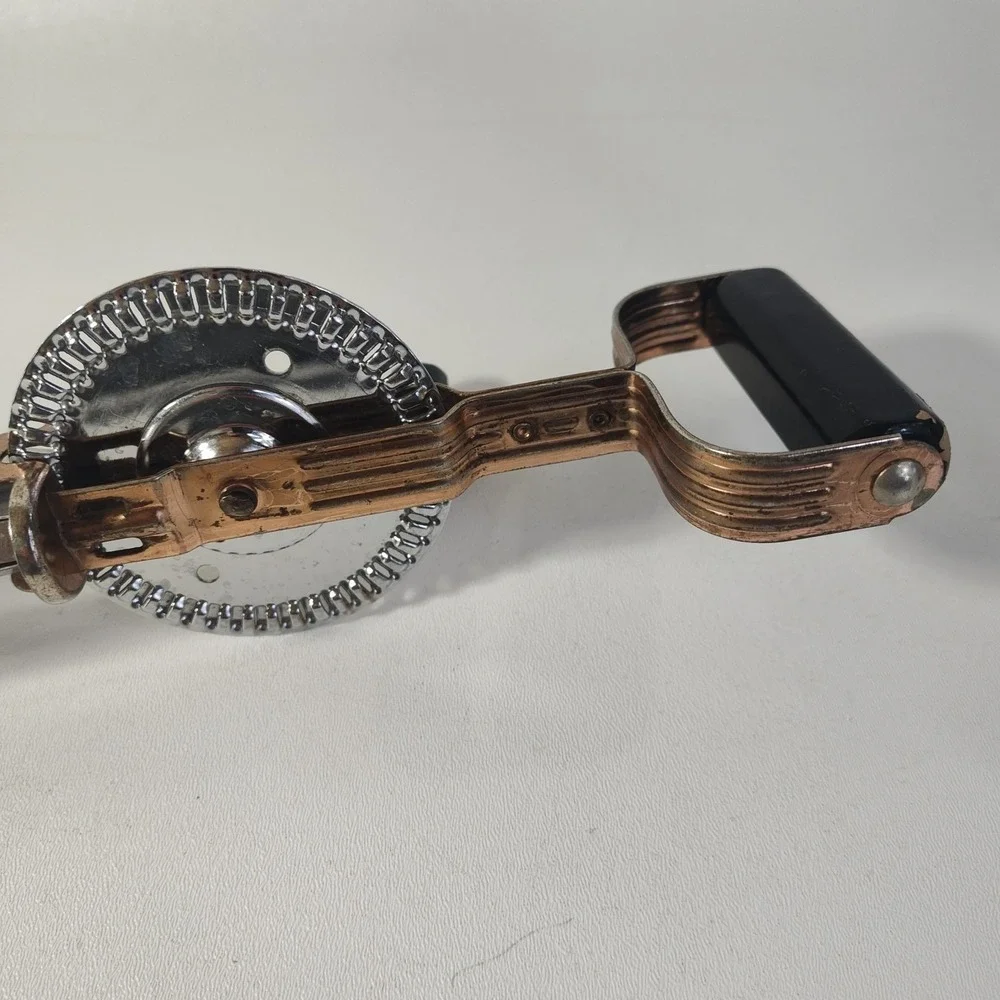 Ekco Hand Held Stainless Steel Mixer Manual‎ Rotary Egg Beater Wood Vtg USA